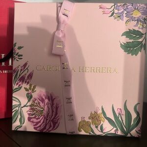 Carolina herrera box